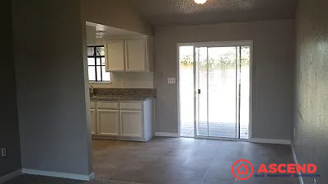 1902 York St - Photo 3 of 4