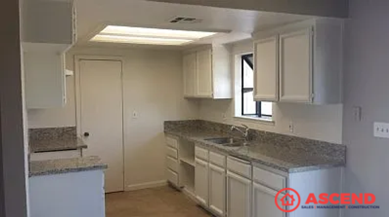 1902 York St - Photo 4 of 4