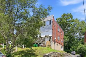 featured image of 418 W Jefferson St