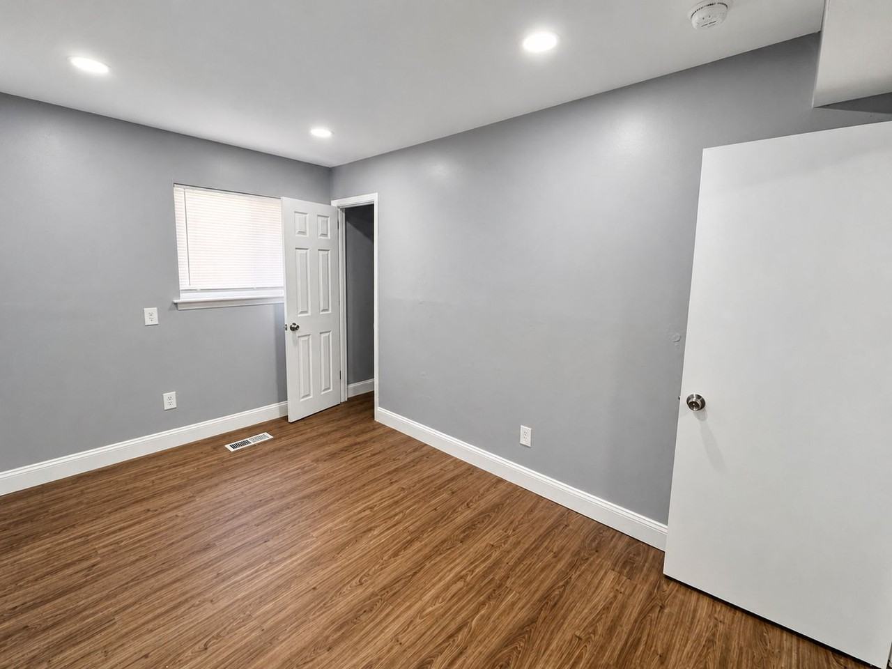 2216 Hoffnagle St - Photo 3 of 10