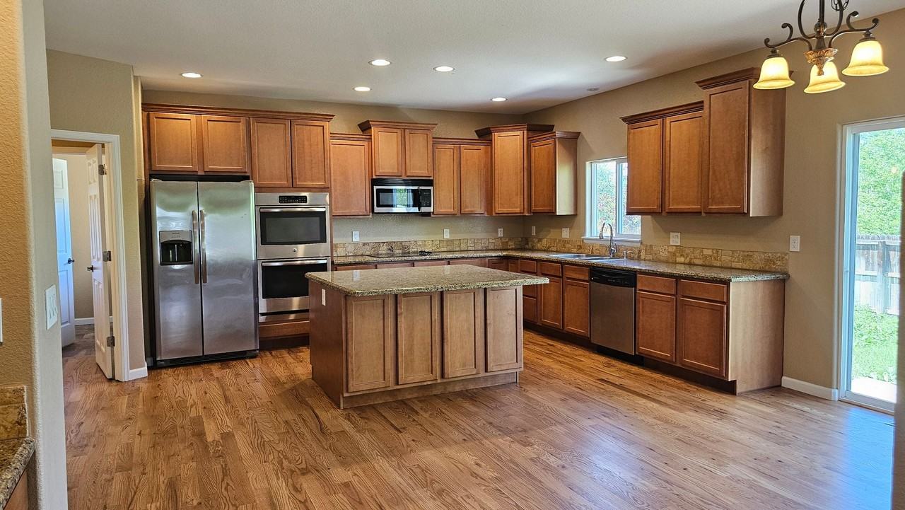 13955 E 107th Ave - Photo 2 of 20