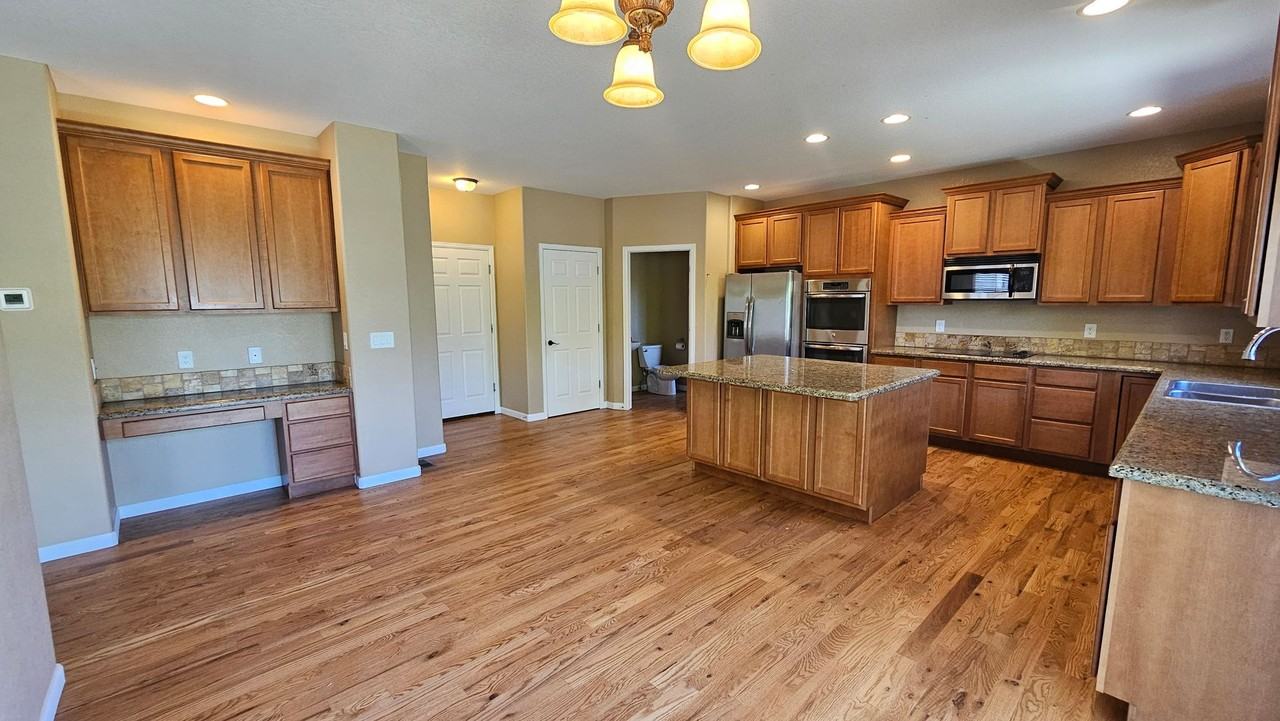 13955 E 107th Ave - Photo 4 of 20