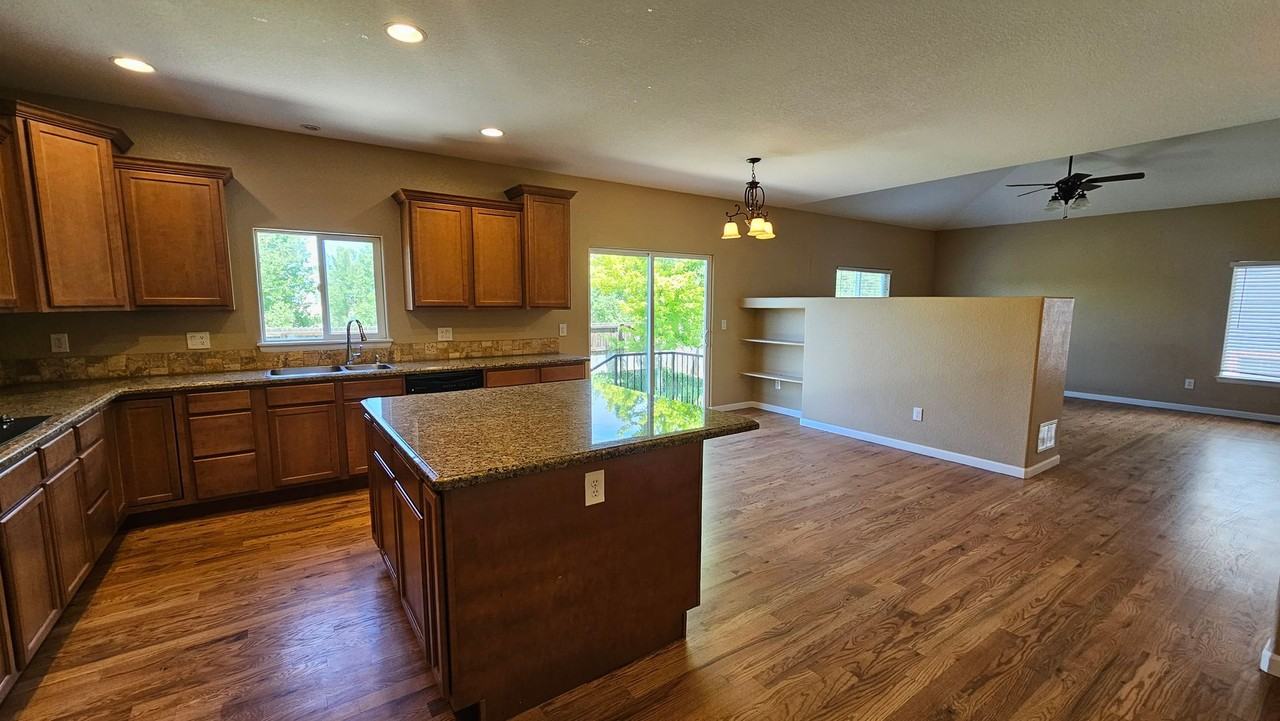 13955 E 107th Ave - Photo 5 of 20