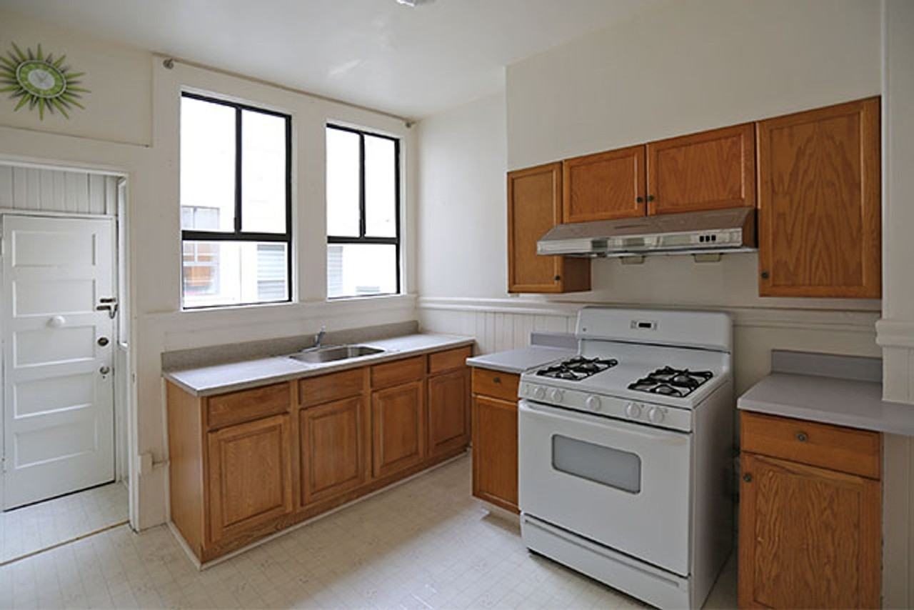 1551 Hyde St - Photo 5 of 12