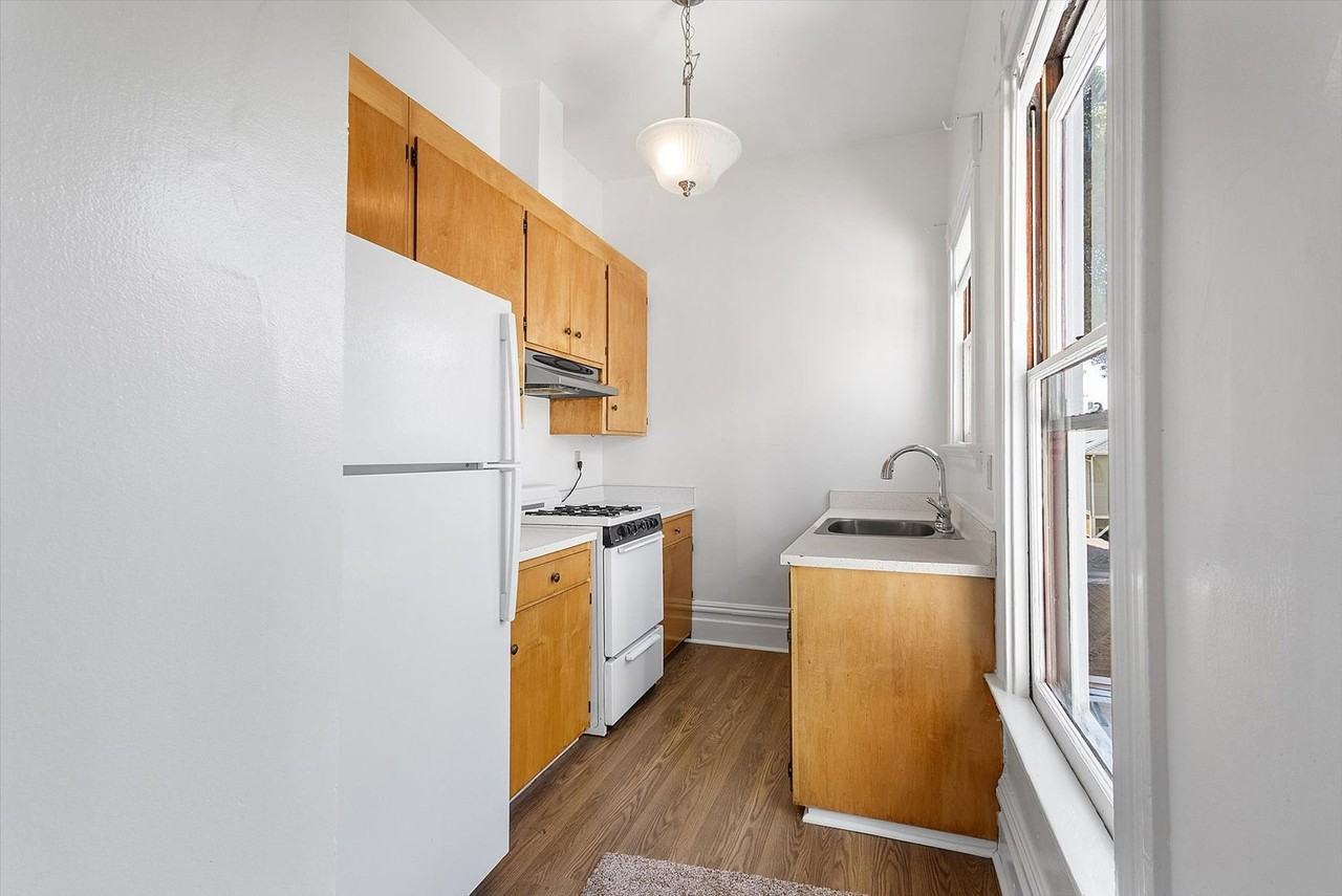 918 Lafayette St #3 - Photo 5 of 11