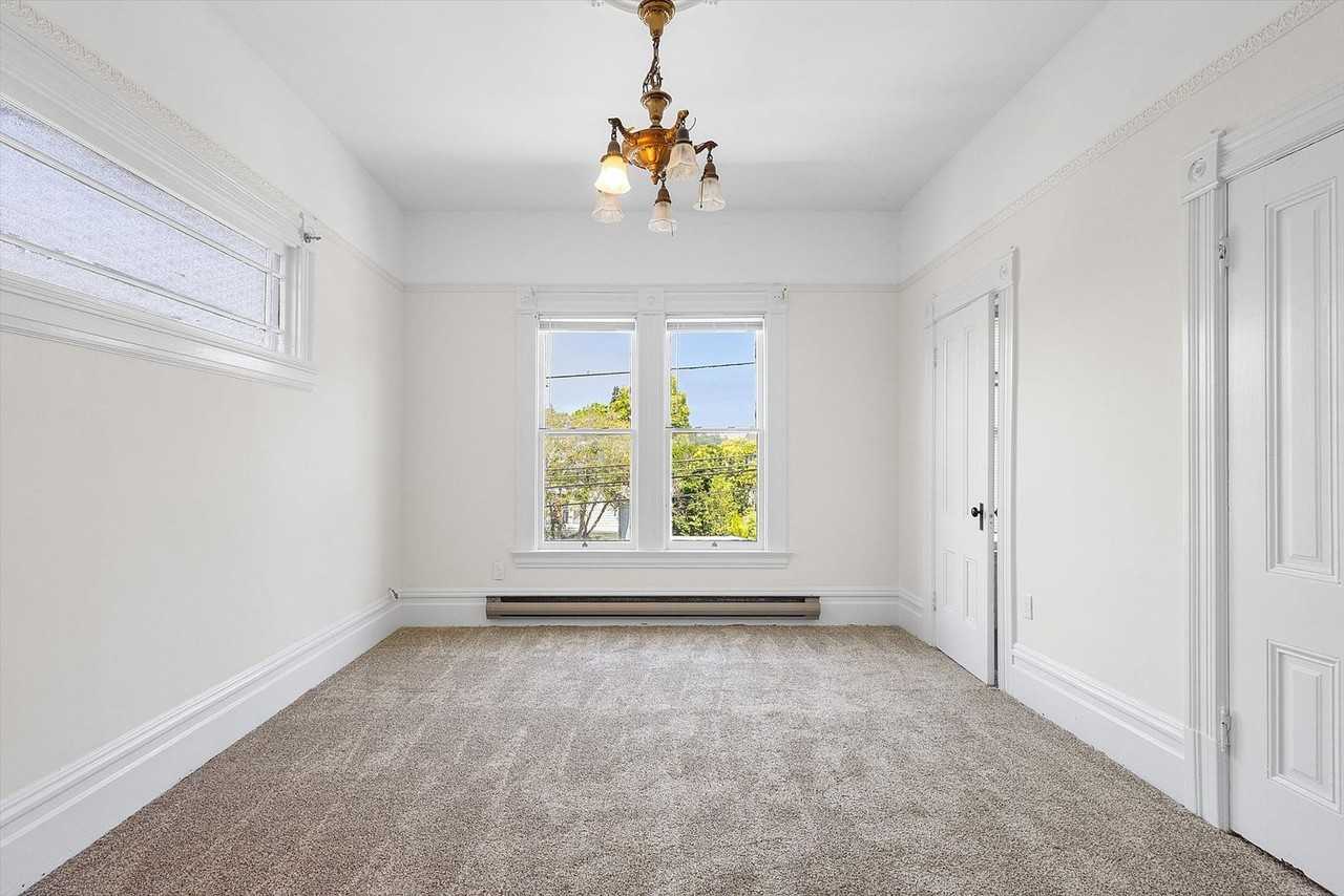 918 Lafayette St #3 - Photo 7 of 11