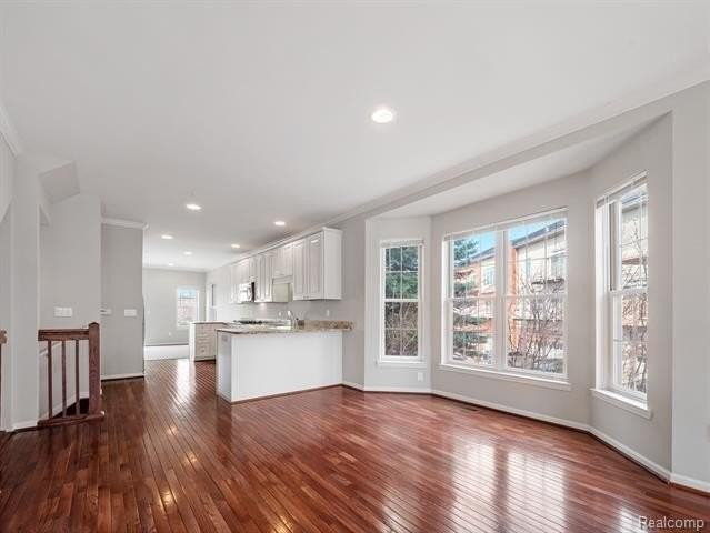 502 Graten St - Photo 4 of 24