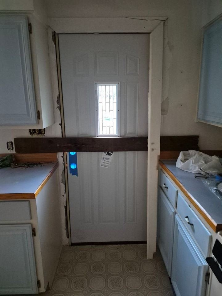 686 N 26th St - Photo 5 of 10