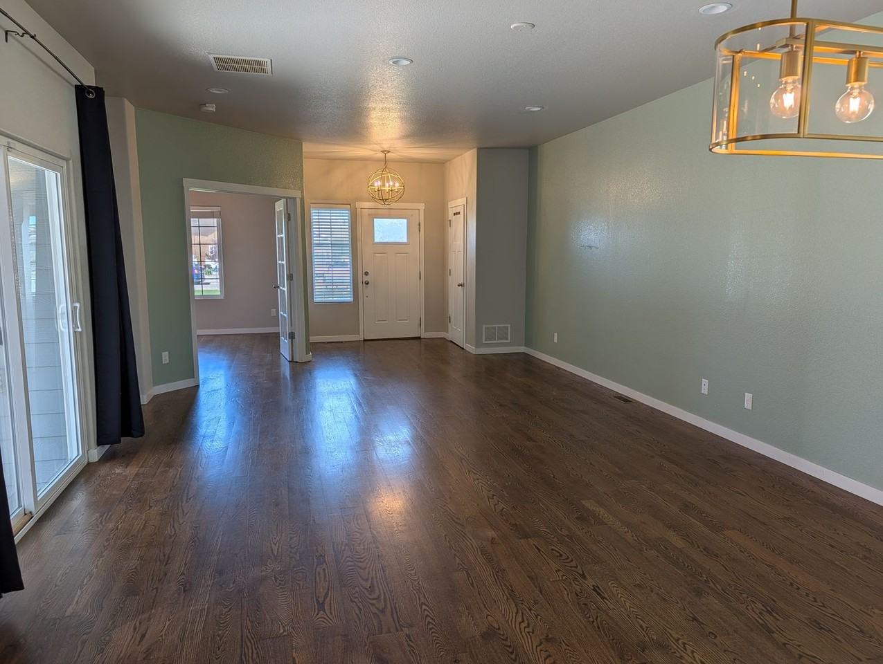 7709 Camille Ct - Photo 5 of 36
