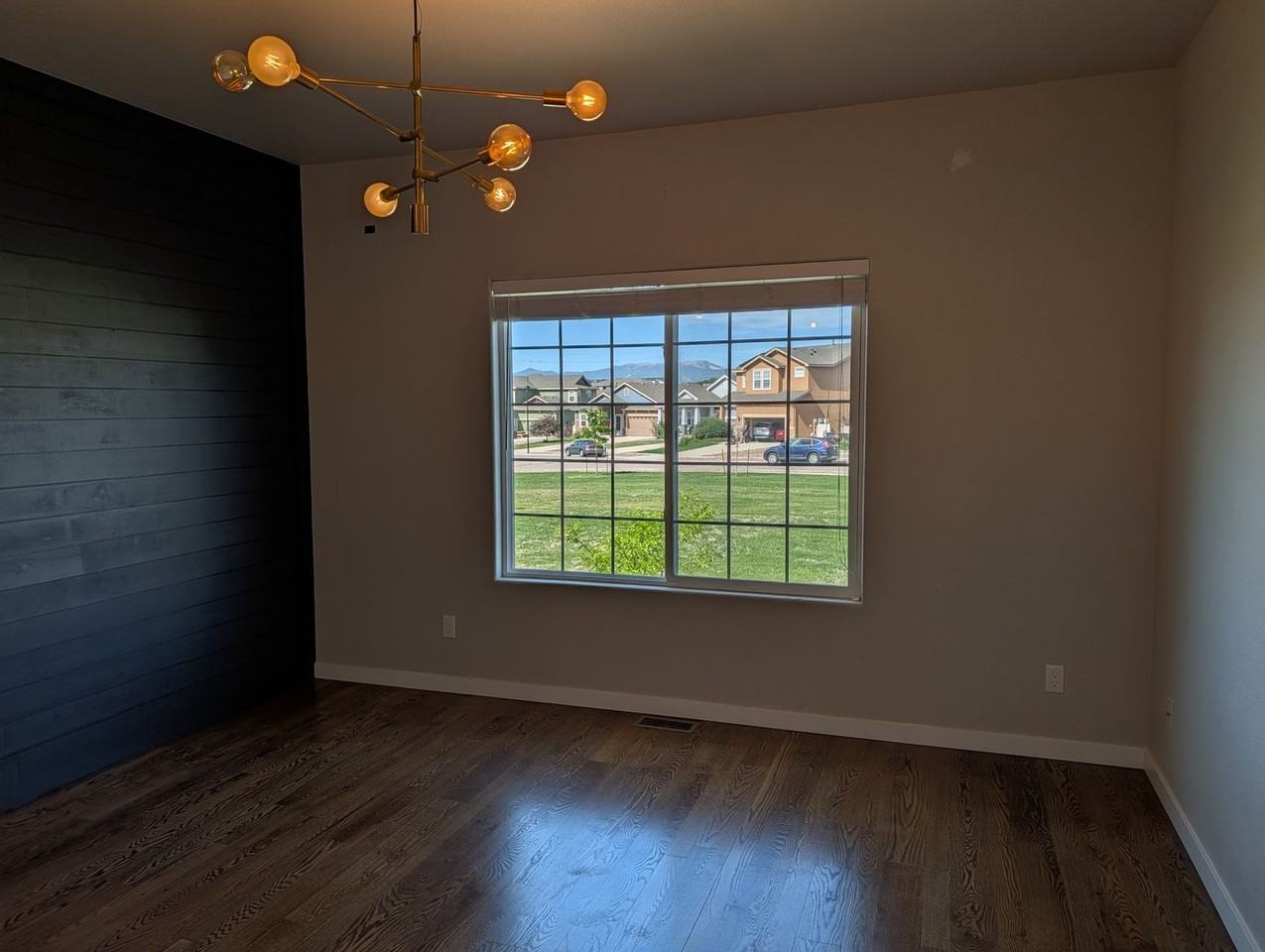 7709 Camille Ct - Photo 7 of 36