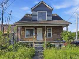 featured image of 329 W Muir Ave