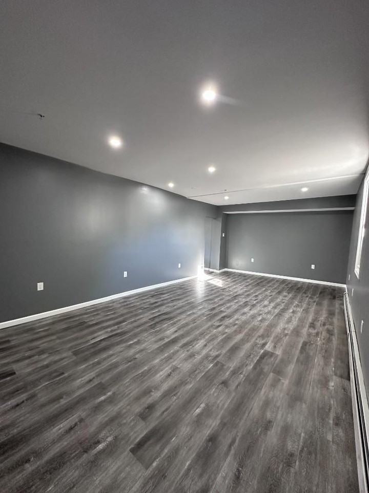 153 Vine St - Photo 3 of 18