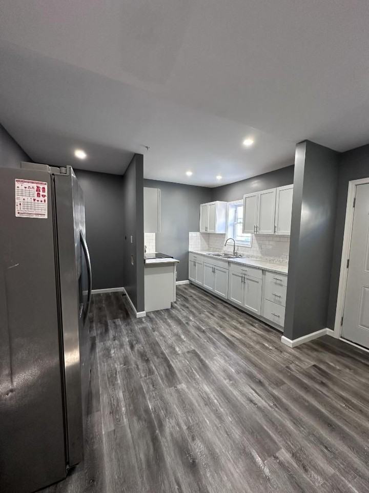 153 Vine St - Photo 5 of 18