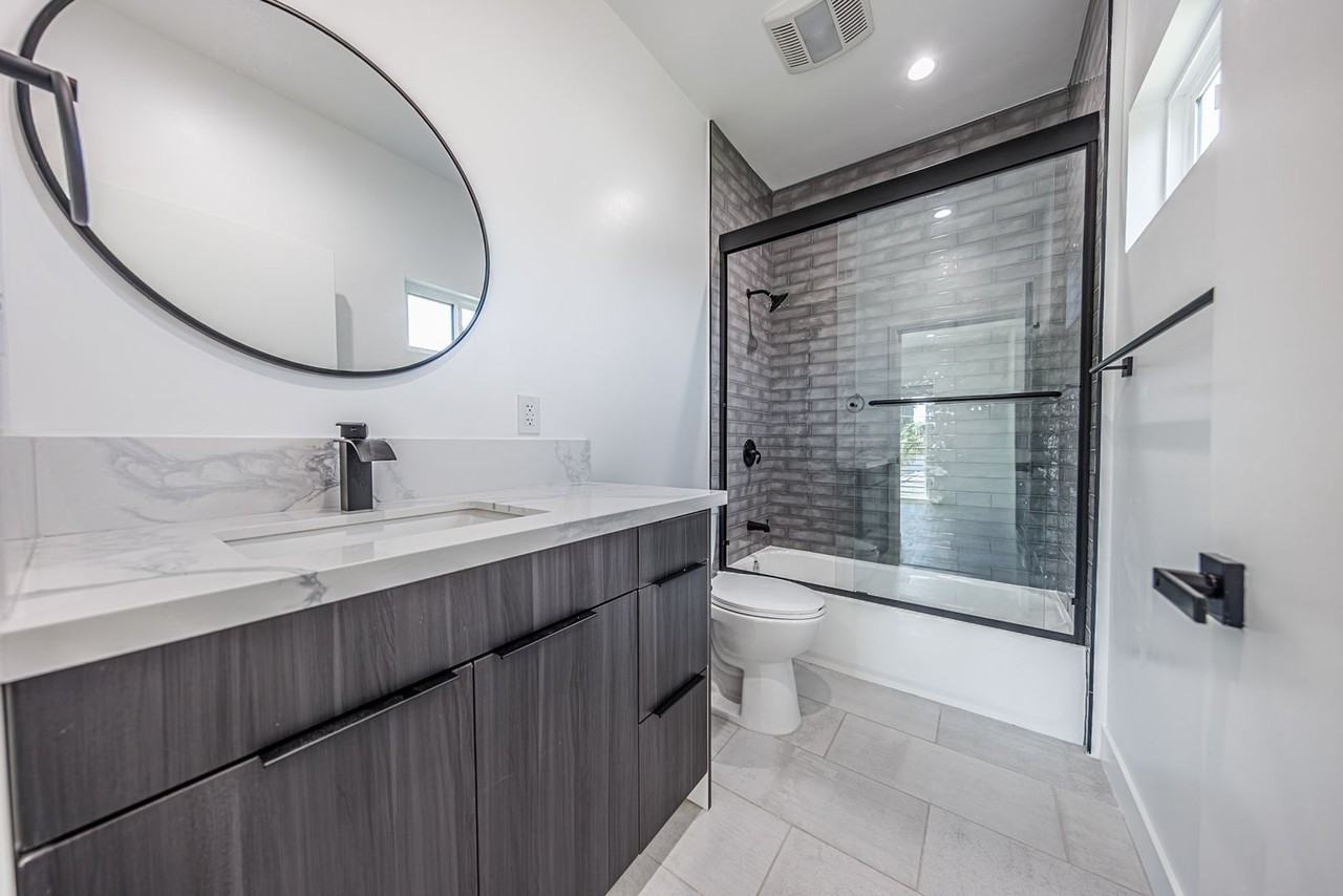 11311 Collins St - Photo 5 of 34