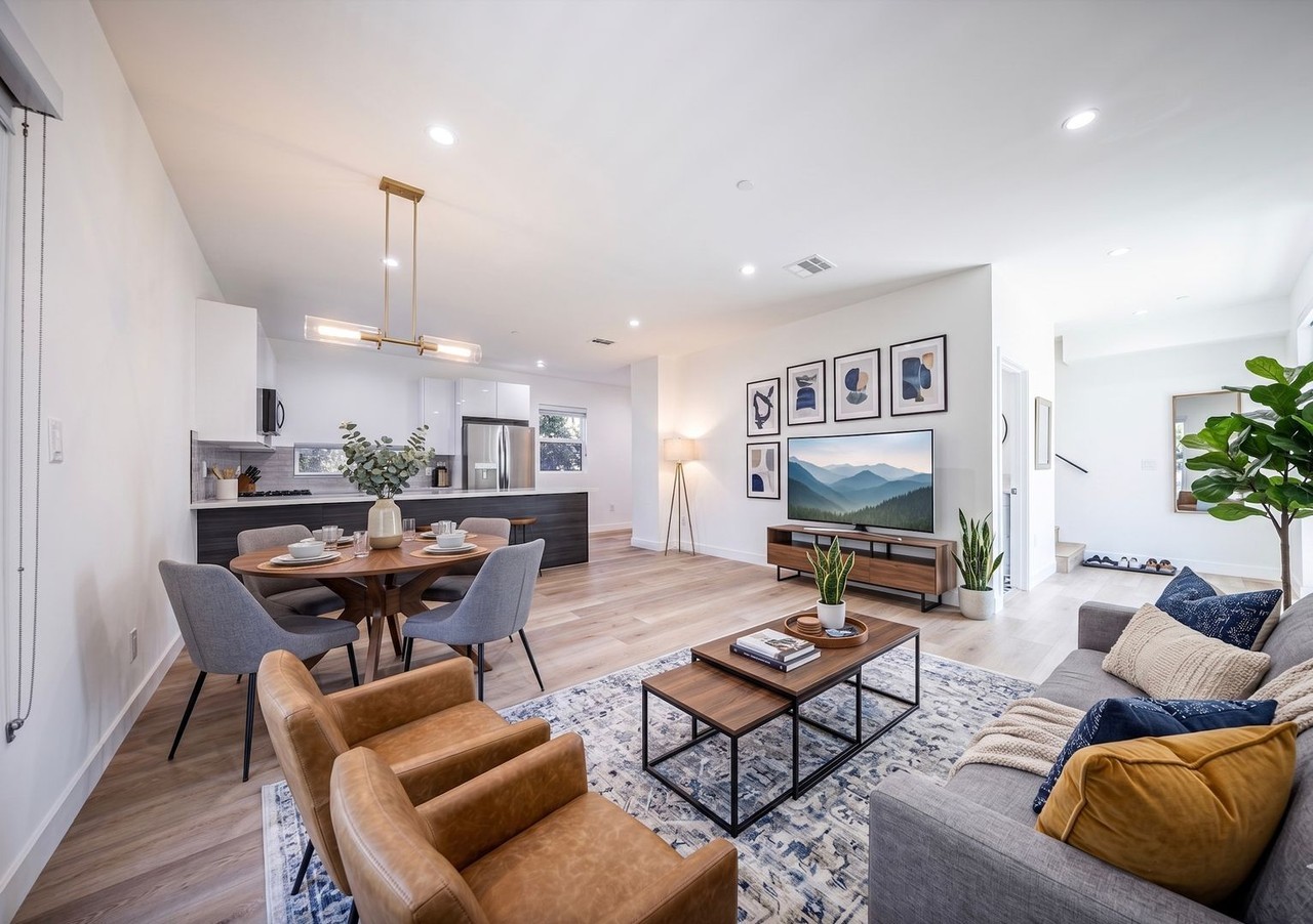 11311 Collins St - Photo 2 of 50