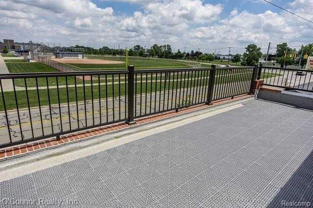 1320 Michigan Ave - Photo 2 of 20