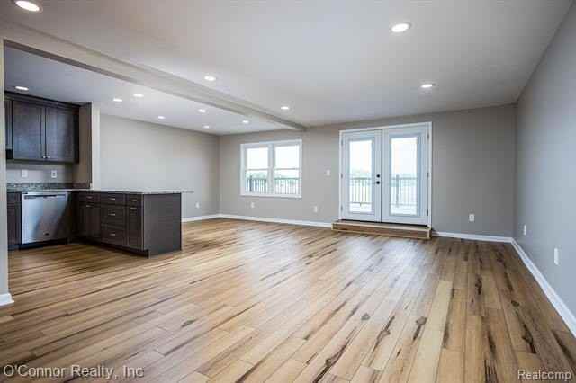 1320 Michigan Ave - Photo 3 of 20