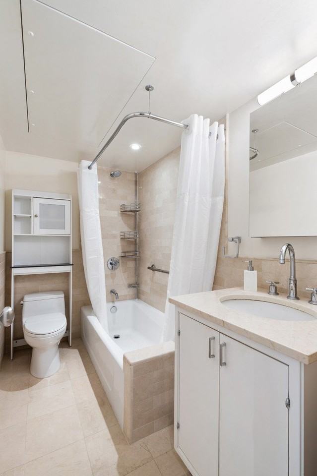 MANHATTAN HOUSE #E904 - Photo 3 of 5