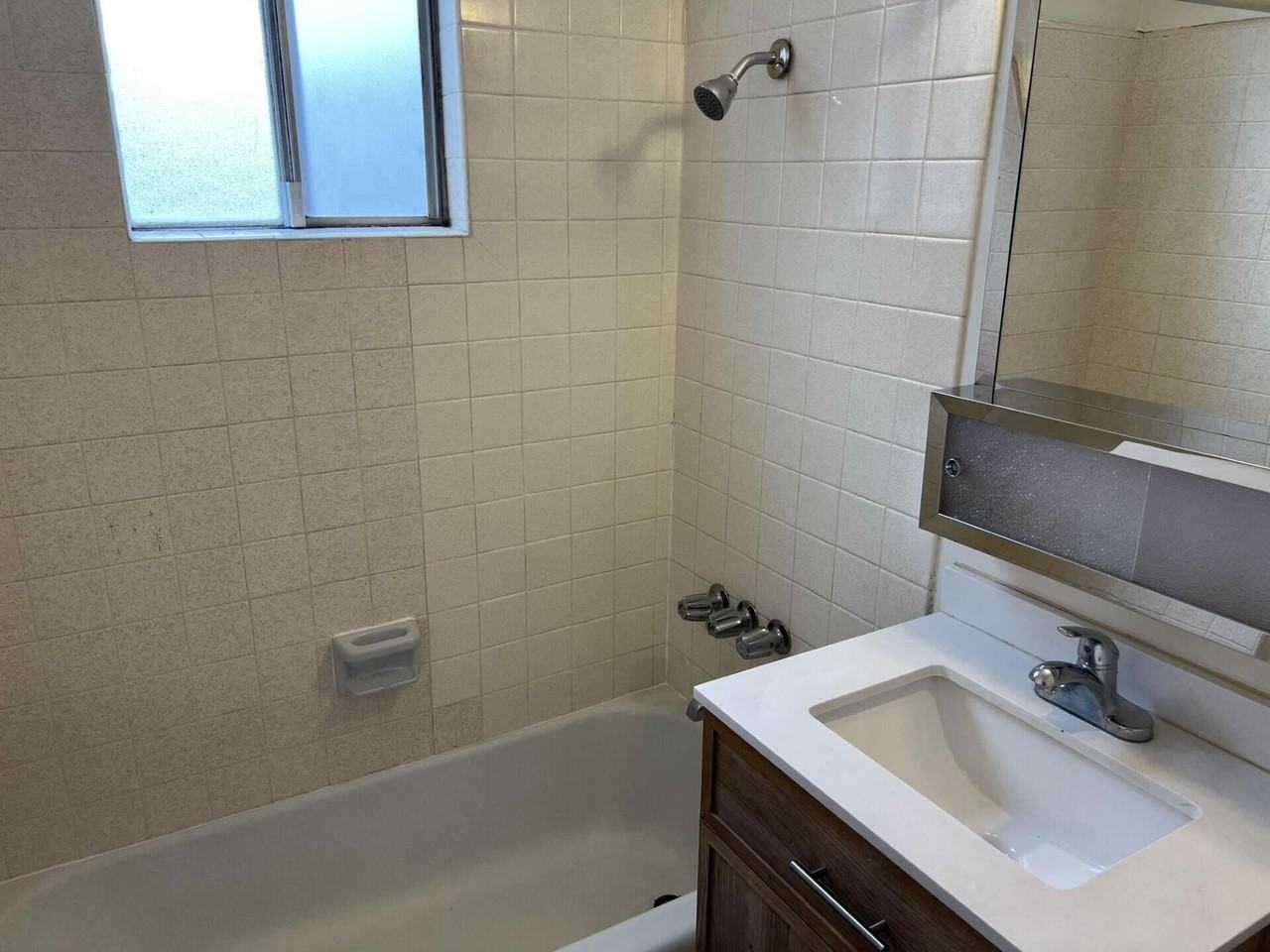 966 Concha Loma Dr #4 - Photo 3 of 12