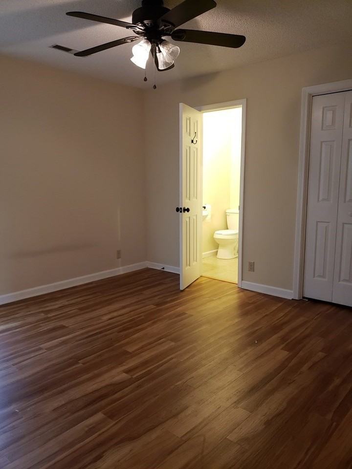 5050 Queen Chapel Rd - Photo 4 of 11