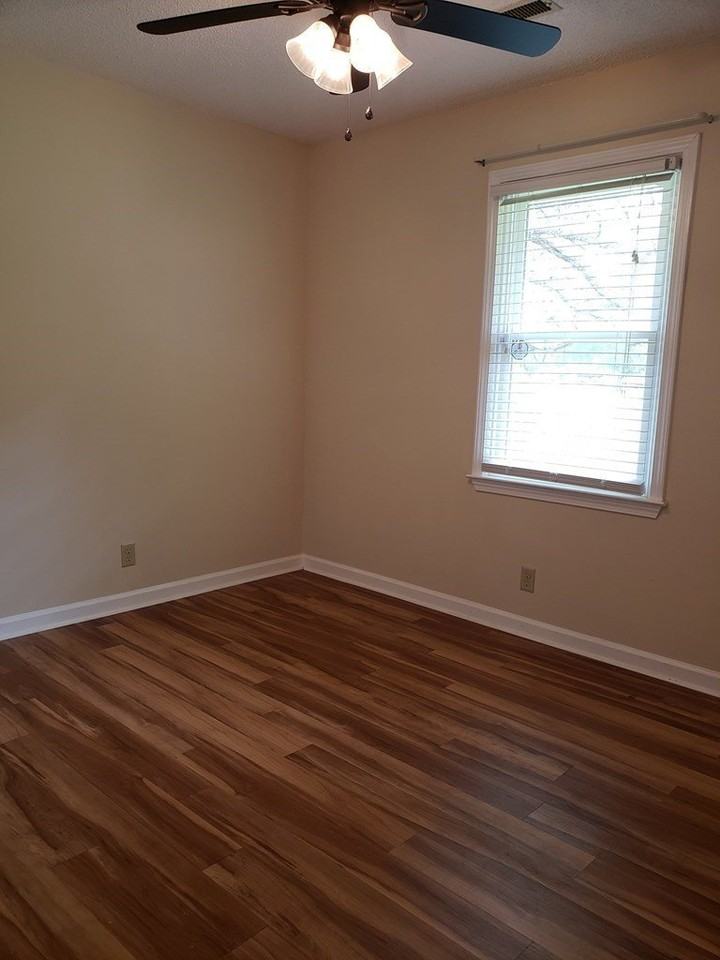 5050 Queen Chapel Rd - Photo 6 of 11