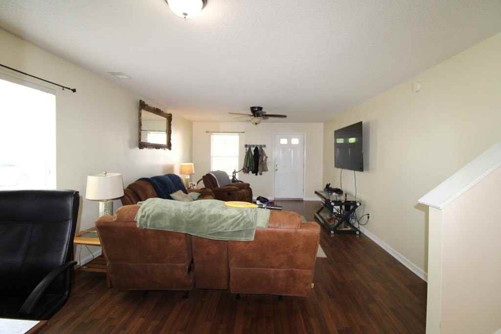 1724 Polaris Dr - Photo 2 of 18