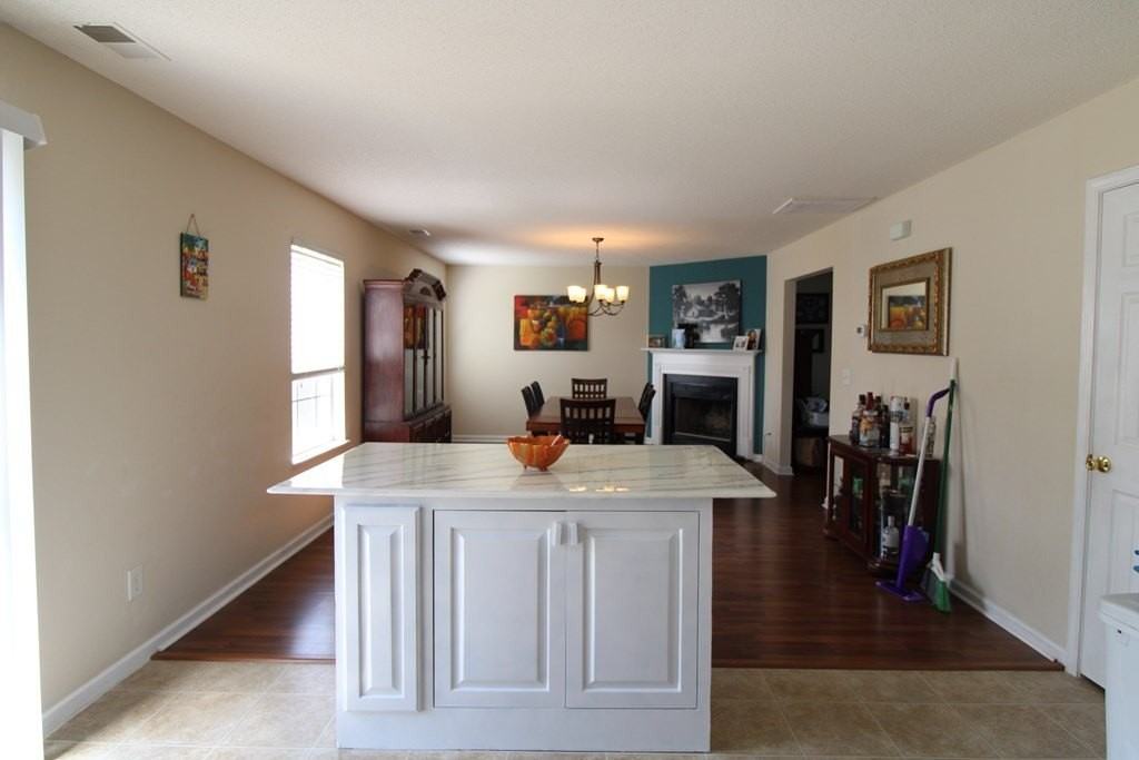 1724 Polaris Dr - Photo 4 of 18