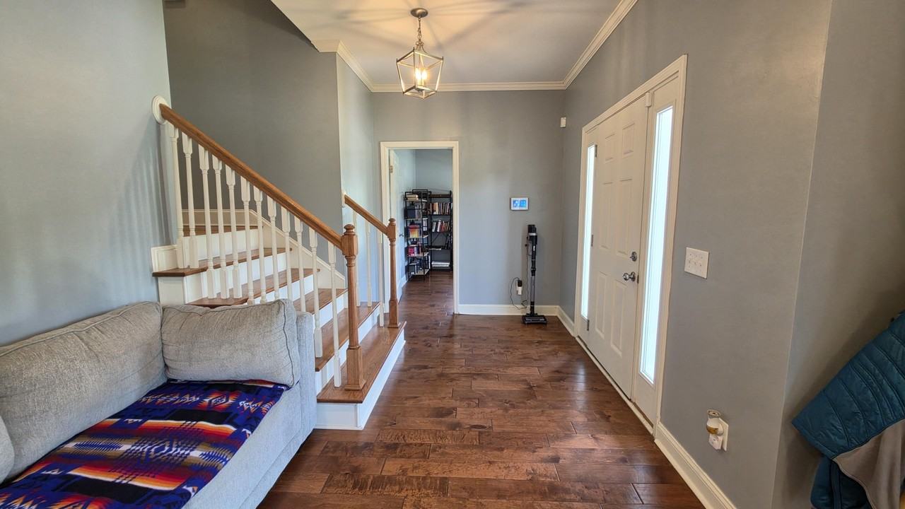 3120 Mayflower Ln - Photo 3 of 38