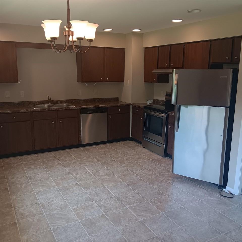 2685 Richardson St - Photo 4 of 17