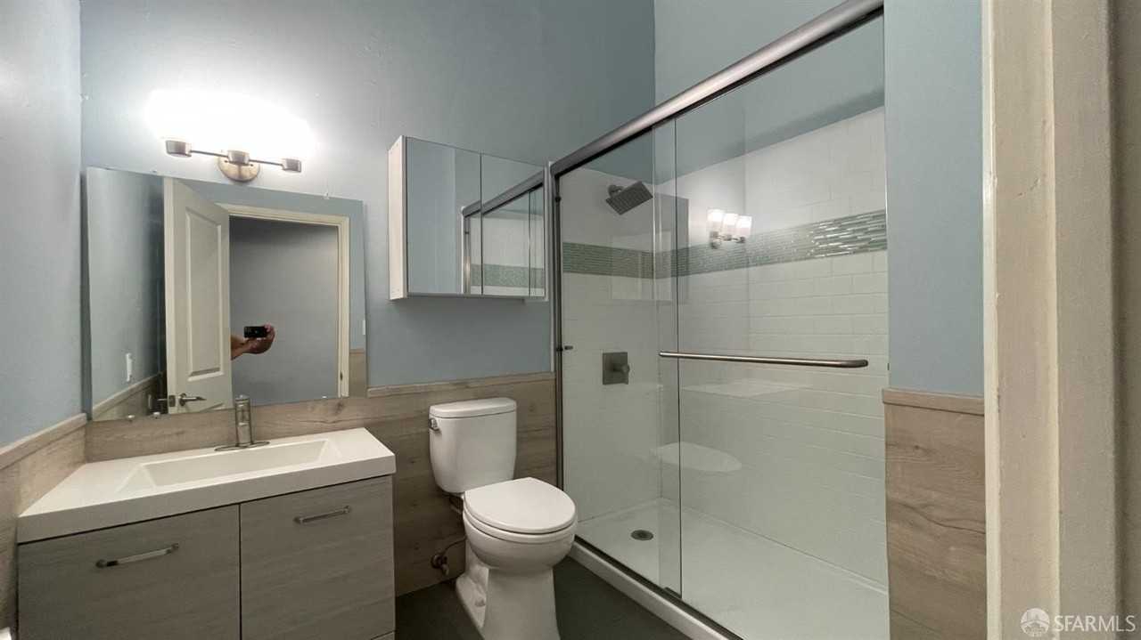 375 12th St #1 - Photo 4 of 6