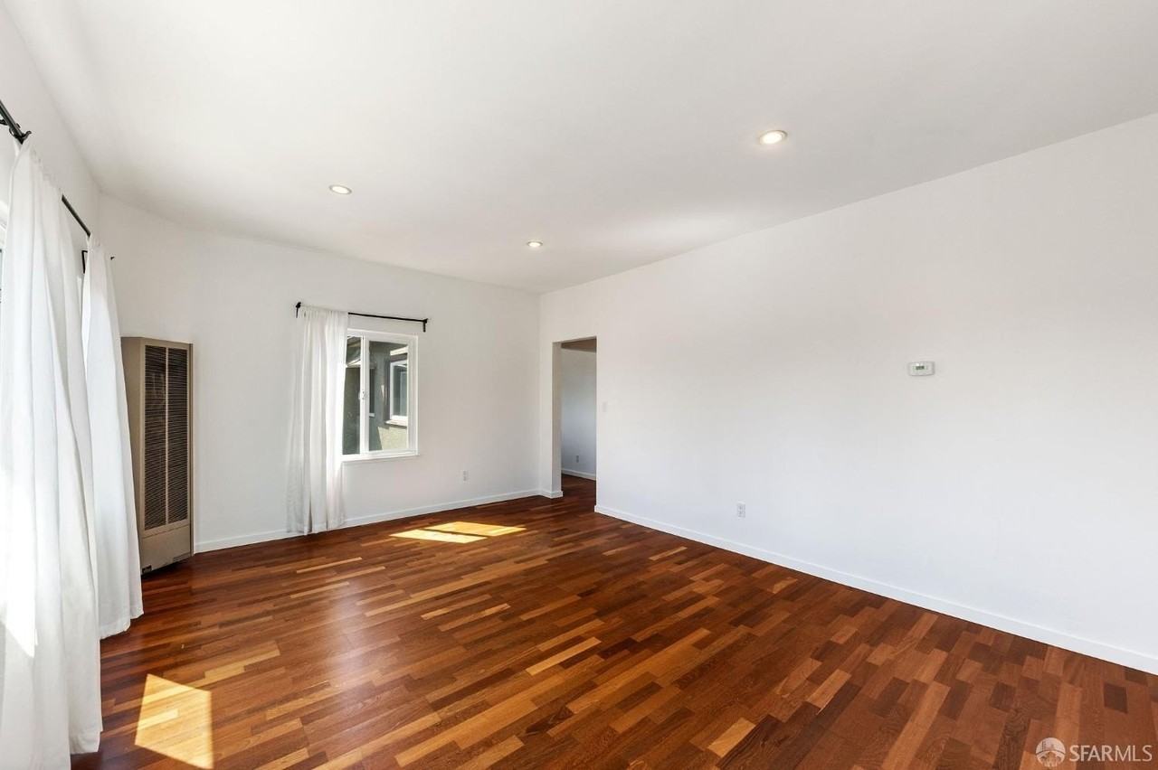 906 40th St - Photo 6 of 27