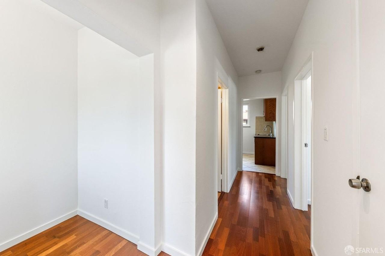 906 40th St - Photo 7 of 27