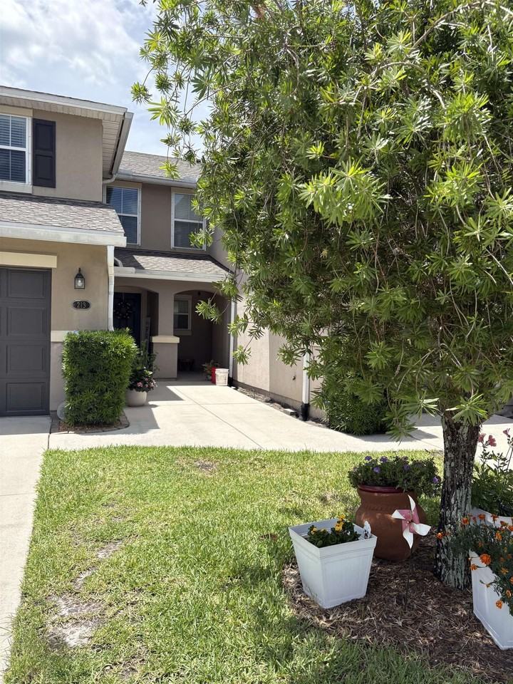 209 E Pisa Pl - Photo 3 of 19