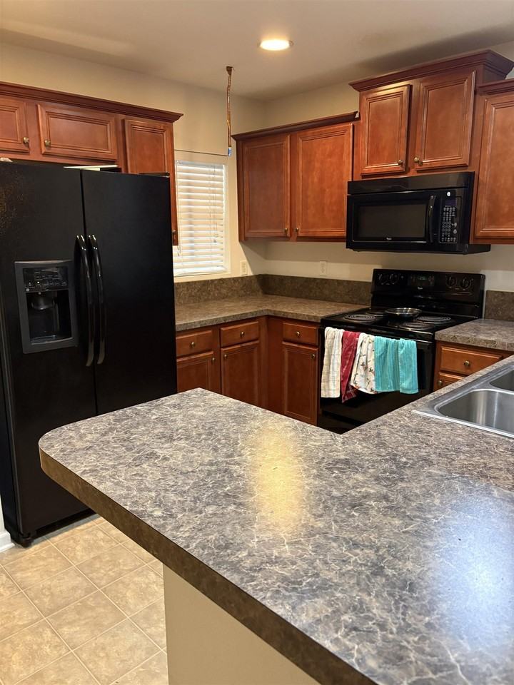 209 E Pisa Pl - Photo 4 of 19