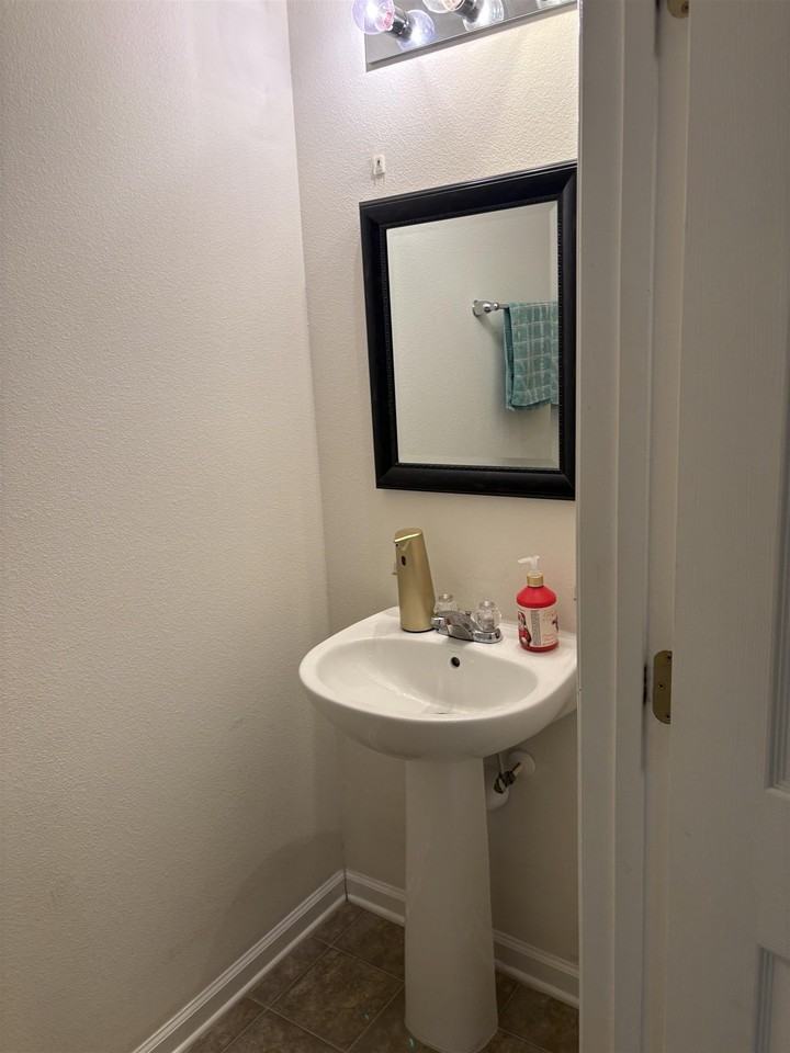 209 E Pisa Pl - Photo 6 of 19