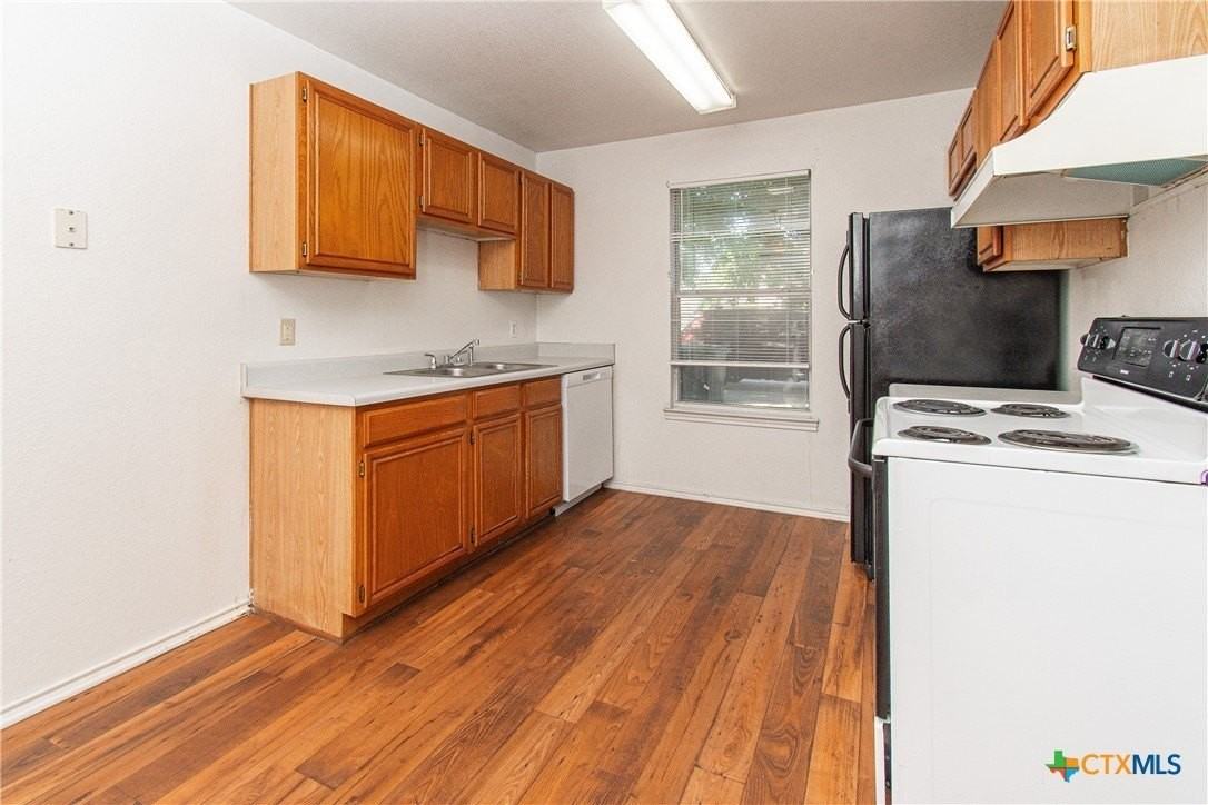 1703 Cedarhill Dr #B - Photo 6 of 13