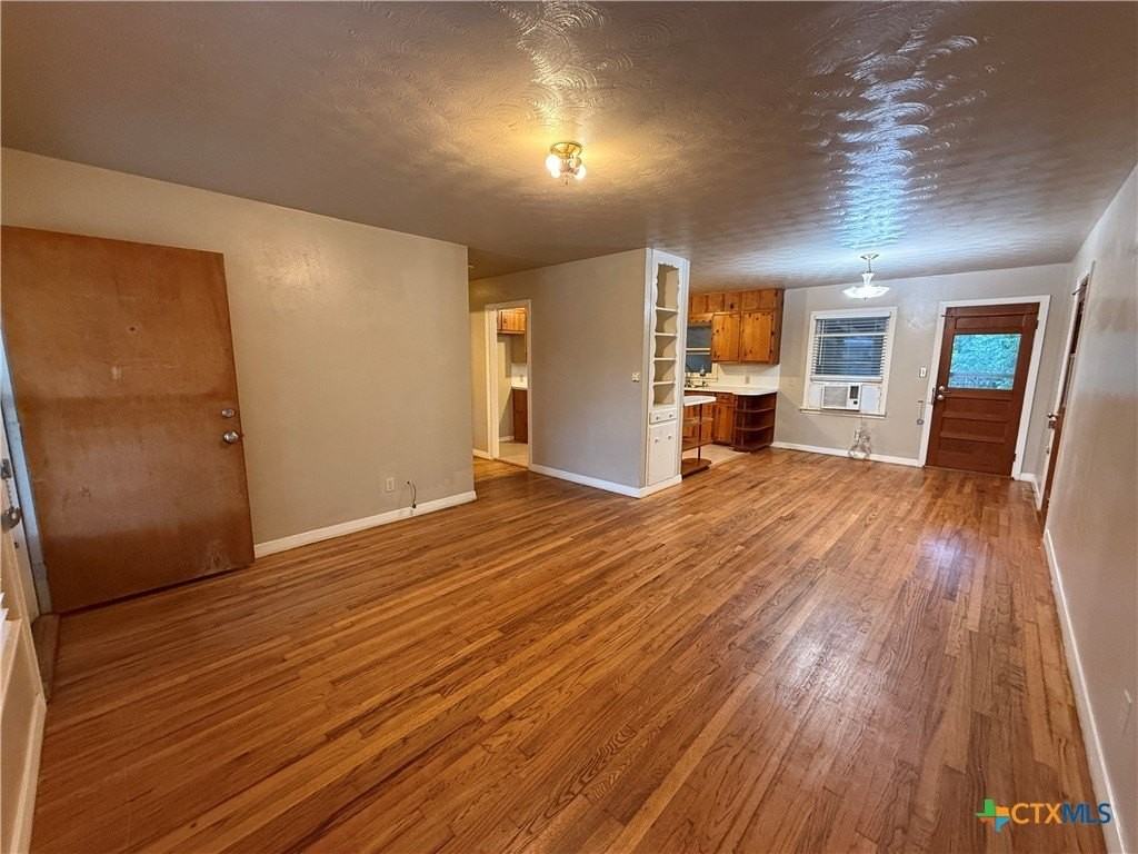 555 N Union Ave - Photo 2 of 22