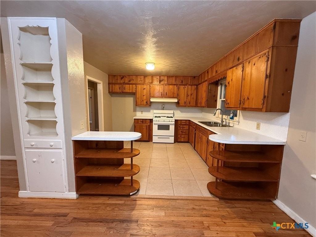 555 N Union Ave - Photo 5 of 22