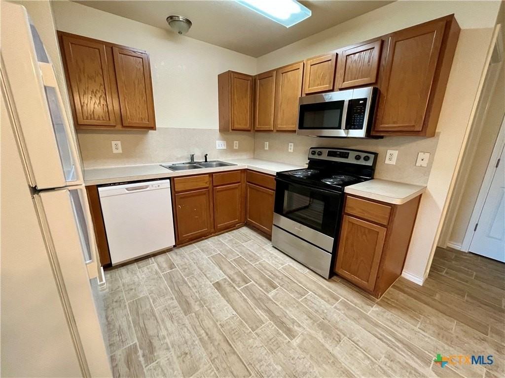 1307 Cavalry Ln - Photo 3 of 12
