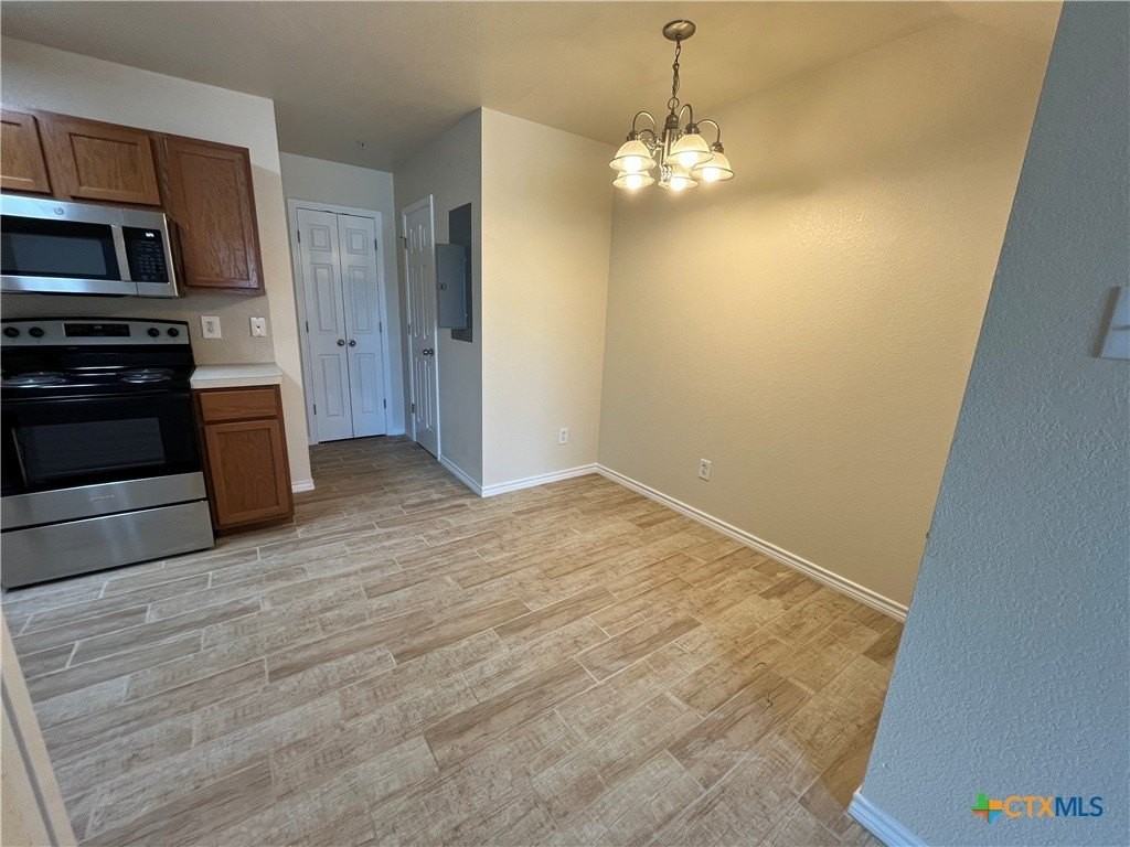 1307 Cavalry Ln - Photo 4 of 12