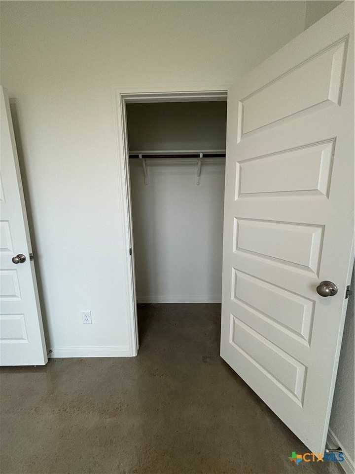 2933 Quail Ridge Ln #B - Photo 2 of 31