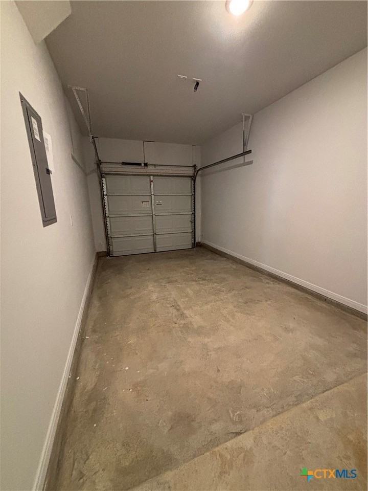 2933 Quail Ridge Ln #B - Photo 4 of 31
