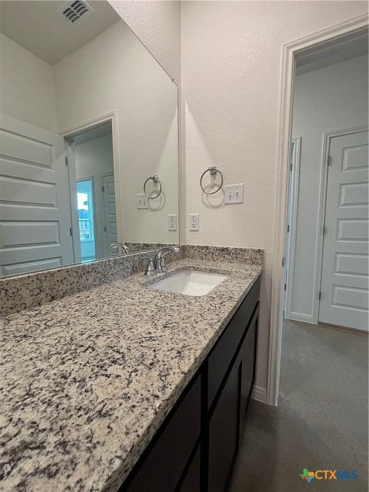 2933 Quail Ridge Ln #B - Photo 7 of 31