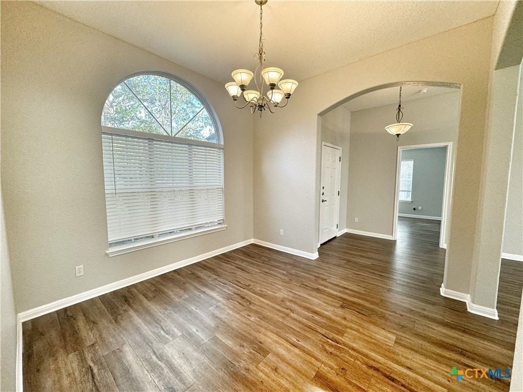 521 Woodlake Dr - Photo 5 of 34