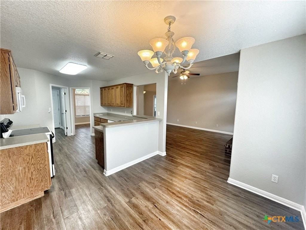 521 Woodlake Dr - Photo 7 of 34