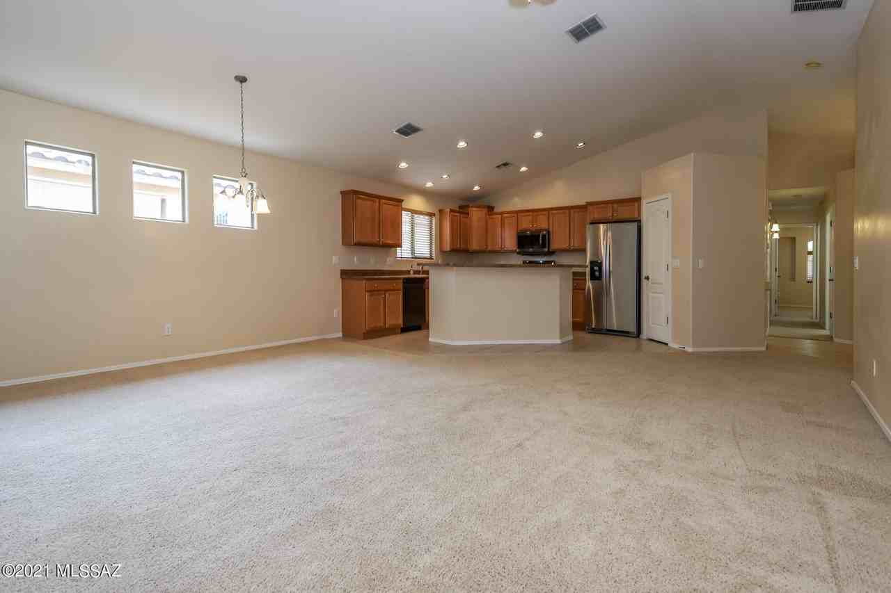10489 E Bonpland Willow Dr - Photo 4 of 28