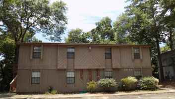 featured image of 2004 Bradford Ct #B