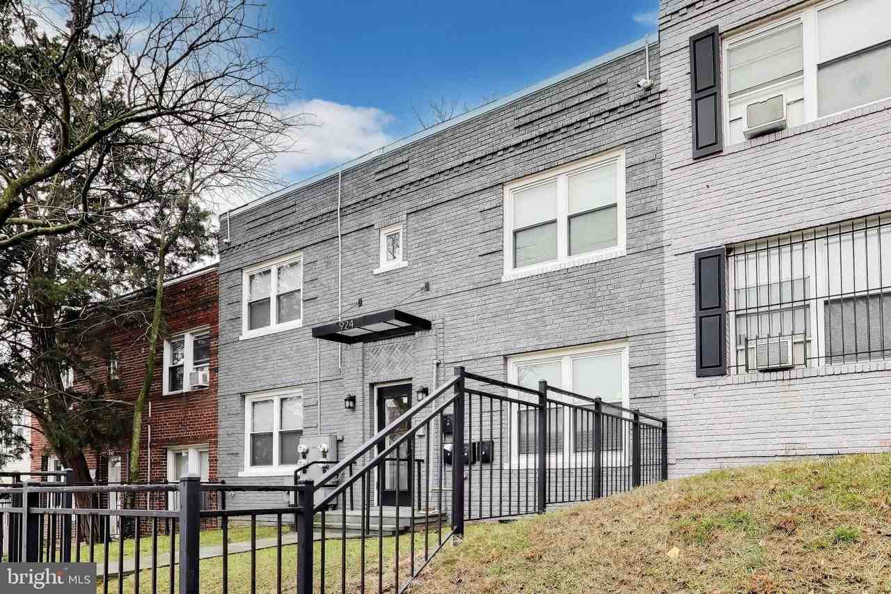924 19th St Ne #3 - Photo 2 of 22