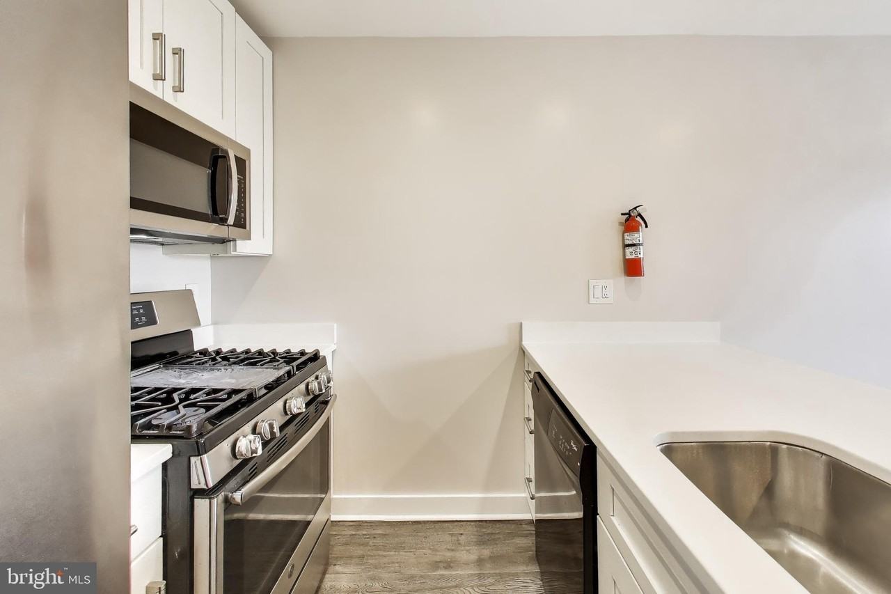 924 19th St Ne #3 - Photo 5 of 22