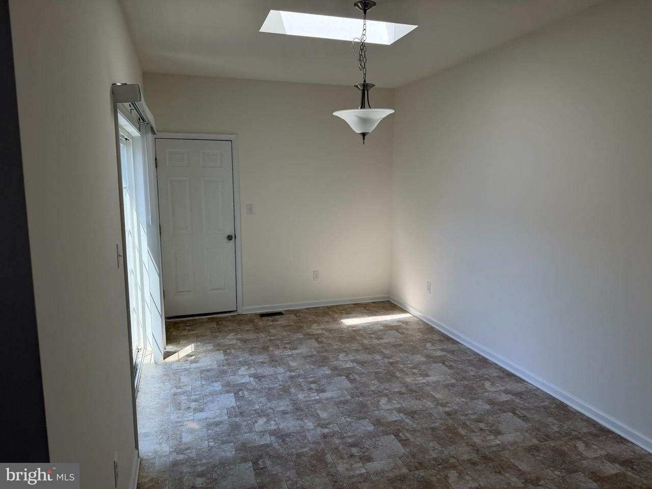 280 N Bayberry Pkwy - Photo 6 of 17